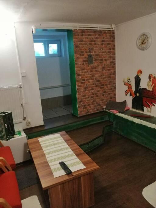 ティミショアラMoss'S Caveアパートメント エクステリア 写真